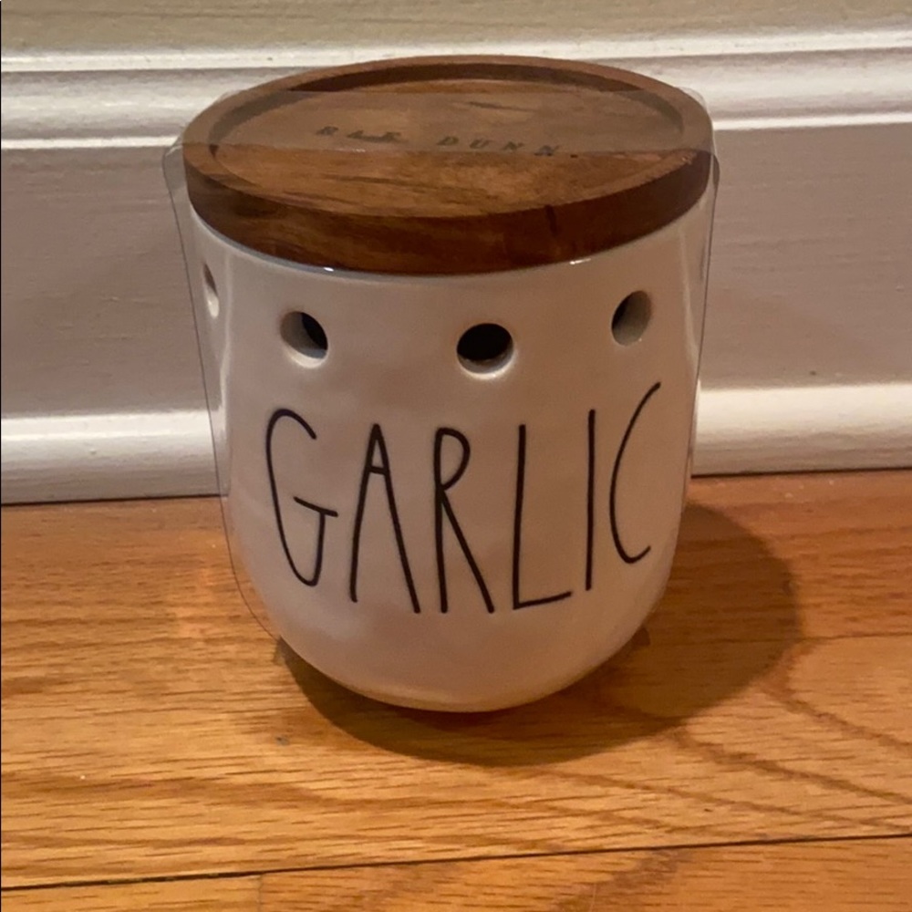 Rae Dunn garlic cellar